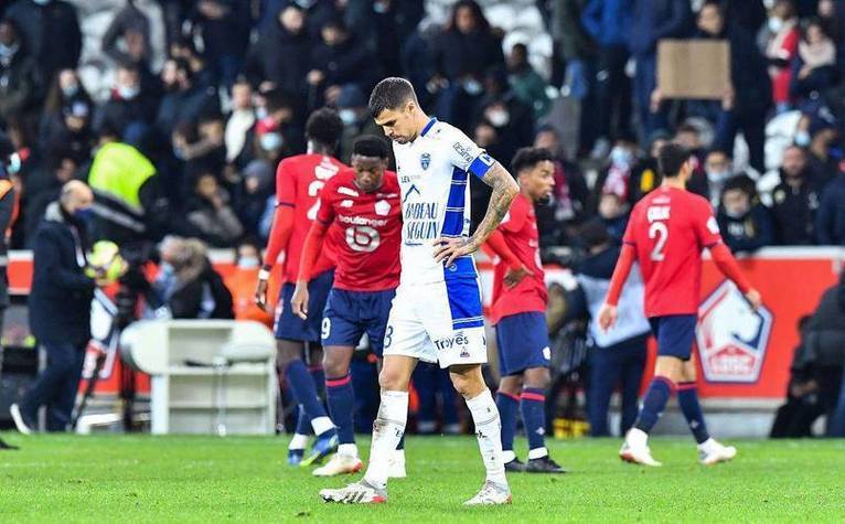 关于赛地聚焦——法国杯转会期热度飙升;阿贾克斯调整名单;引发热议;赛季目标并未改变的信息 关于赛地聚焦——法国杯转会期热度飙升;阿贾克斯调整名单;引发热议;赛季目标并未改变的信息