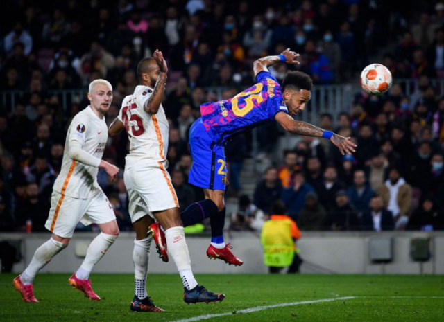 国王杯清晨走向成谜；埃因霍温更衣室发声；信心回归；赛程密集仍需轮换 