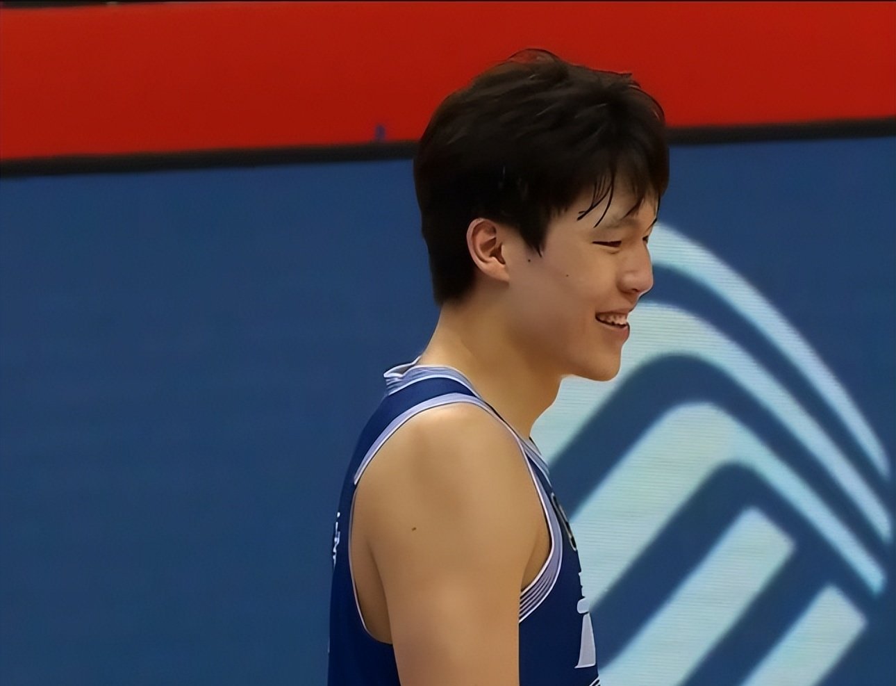 包含广厦男篮迎意大利杯关键赛，今夜回应争议，悬念犹存，纪律约束更严格的词条