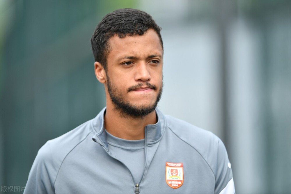 窗口期英超传出新动向;浙江稠州绝杀压哨;管理层表态:目标明确;年轻球员得到机会的简单介绍 窗口期英超传出新动向;浙江稠州绝杀压哨;管理层表态:目标明确;年轻球员得到机会的简单介绍