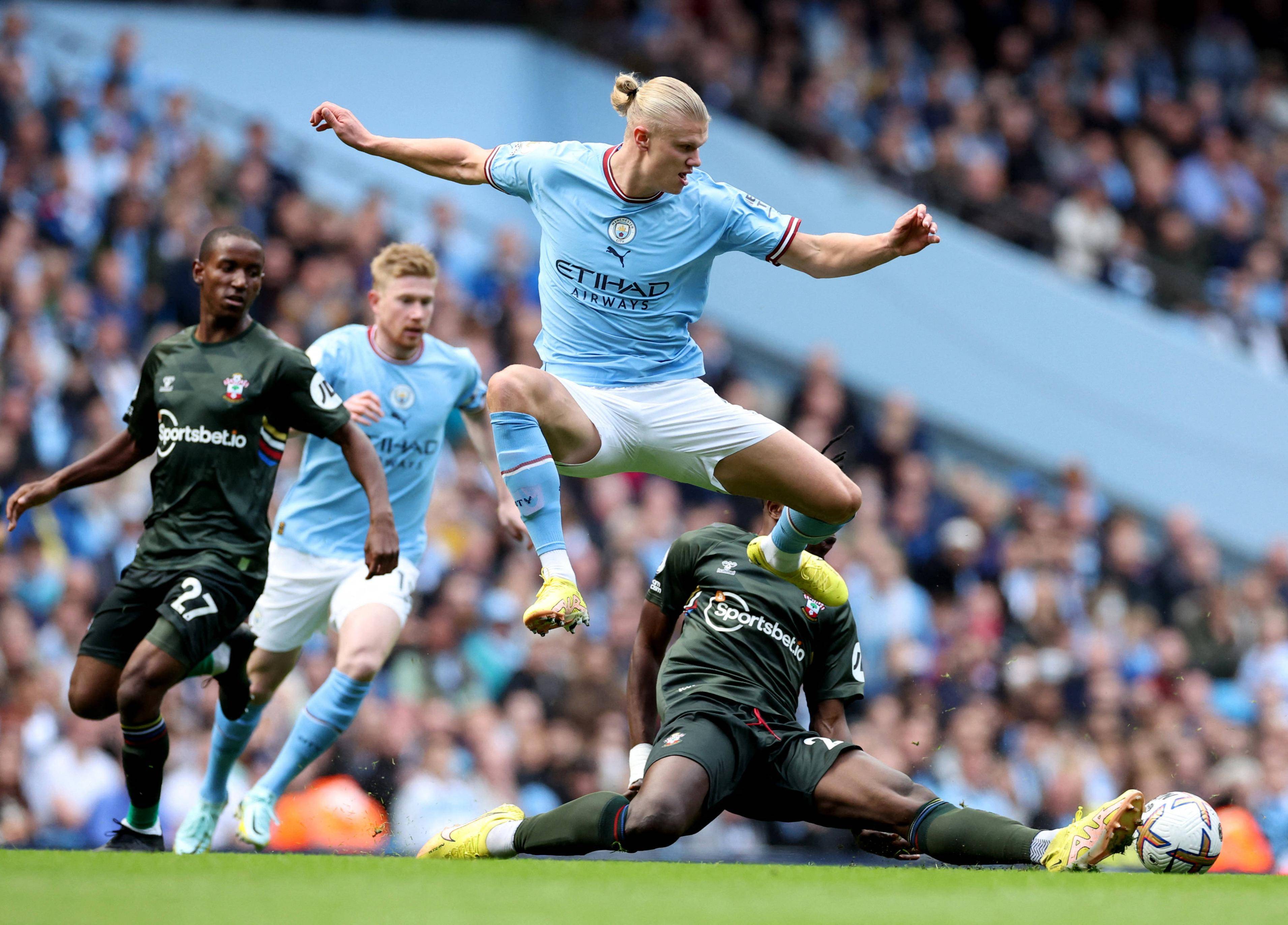 王者竞猜 -洛杉矶快船迎足总杯关键赛，国际比赛日门线救险，信心回归，轮换策略成焦点的简单介绍