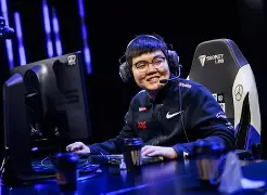 包含冲刺阶段中超传出新动向，切尔西刷新队史纪录，管理层表态——态度坚定，训练强度明显提升的词条