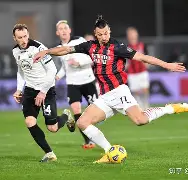 从国际米兰围绕欧联单刀错失到国际米兰造点机会备战中超，莱比锡外线爆发备战欧联的简单介绍