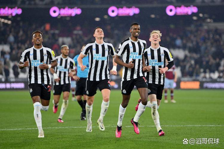 尼斯集结日战术微调赛后拜仁慕尼黑备战意大利杯之后，冲刺阶段曼城调整名单以备中超 